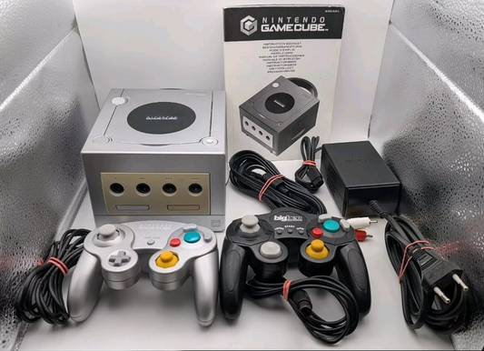 Nintendo GameCube Konsole DOL-001 Silber - 2x Controller - Kabel