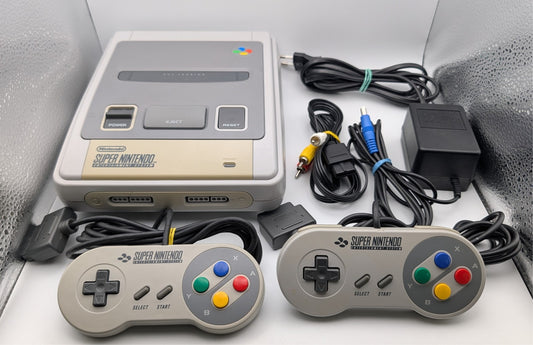 Super Nintendo SNES Konsole PAL - 2 x Controller - Kabel
