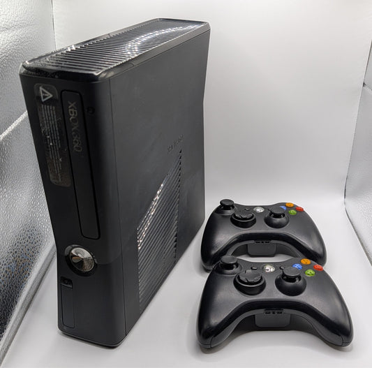 Xbox 360 S Konsole Schwarz ohne Festplatte - 2x Wireless Controller + Kabel