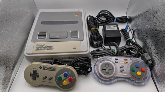Super Nintendo SNES Konsole PAL - 2 x Controller - SN Pro Pad - Kabel