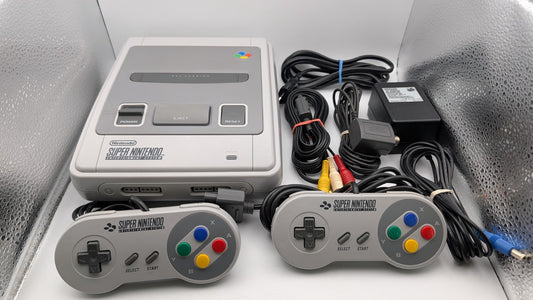 Super Nintendo SNES Konsole PAL - 2 x Controller original - Kabel