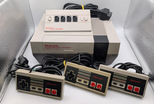 Nintendo Entertainment System NES Konsole - 3x Controller - Four Score - Kabel
