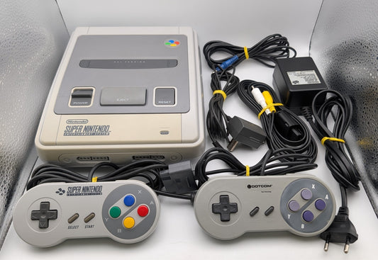 Super Nintendo SNES Konsole PAL - 2 x Controller - Kabel